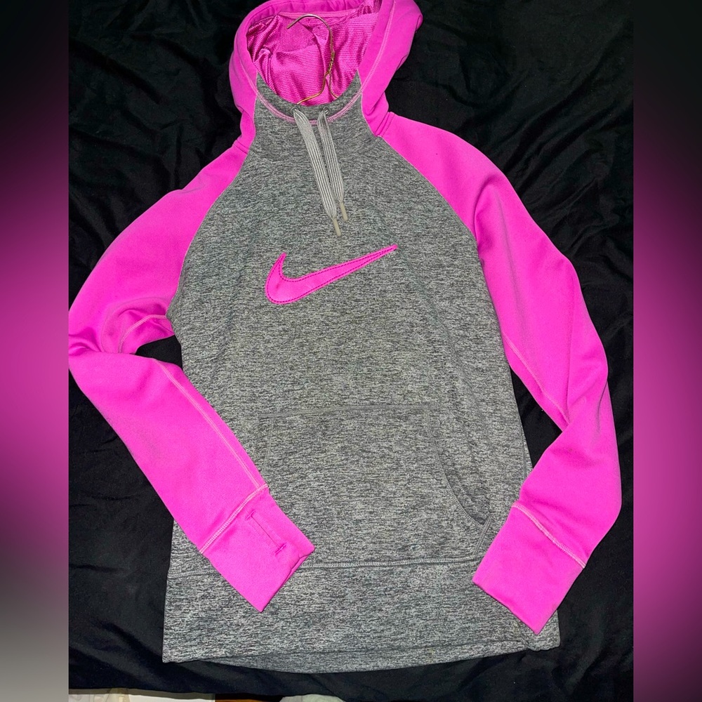NIKE SWEATER